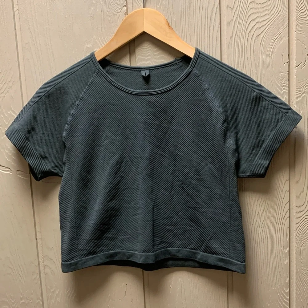 Work Out Top - Picture 1 of 11
